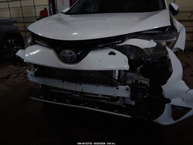 JTMRFREV7JJ189806 Toyota Rav4 Xle