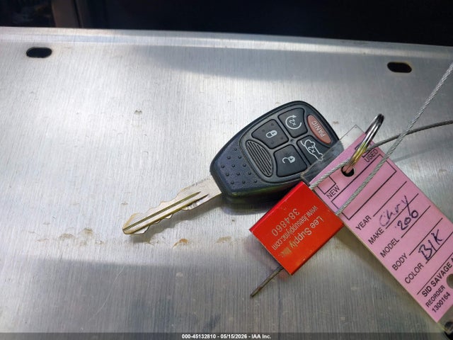 45132810 :رقم المزاد ، 1C3BC2FG0BN520743 vin ، 2011 Chrysler 200 Limited مزاد بيع