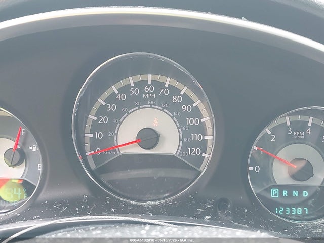 45132810 :رقم المزاد ، 1C3BC2FG0BN520743 vin ، 2011 Chrysler 200 Limited مزاد بيع