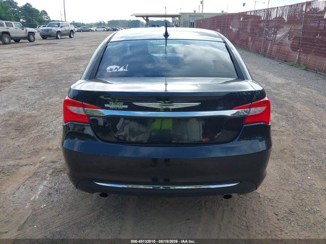 45132810 :رقم المزاد ، 1C3BC2FG0BN520743 vin ، 2011 Chrysler 200 Limited مزاد بيع