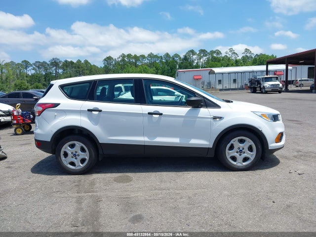 45132954 :رقم المزاد ، 1FMCU0F75HUA86332 vin ، 2017 Ford Escape S مزاد بيع