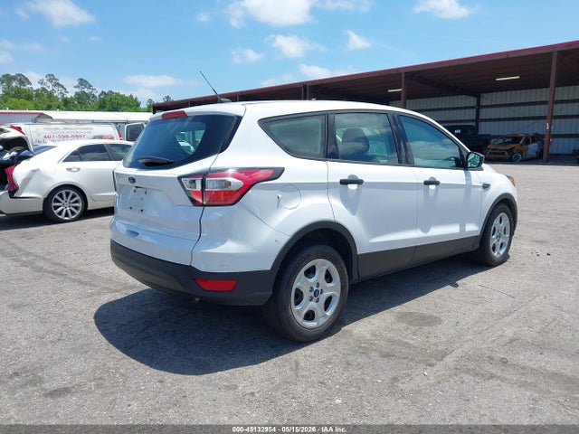45132954 :رقم المزاد ، 1FMCU0F75HUA86332 vin ، 2017 Ford Escape S مزاد بيع