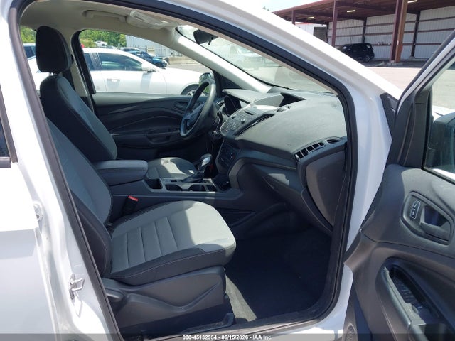 45132954 :رقم المزاد ، 1FMCU0F75HUA86332 vin ، 2017 Ford Escape S مزاد بيع