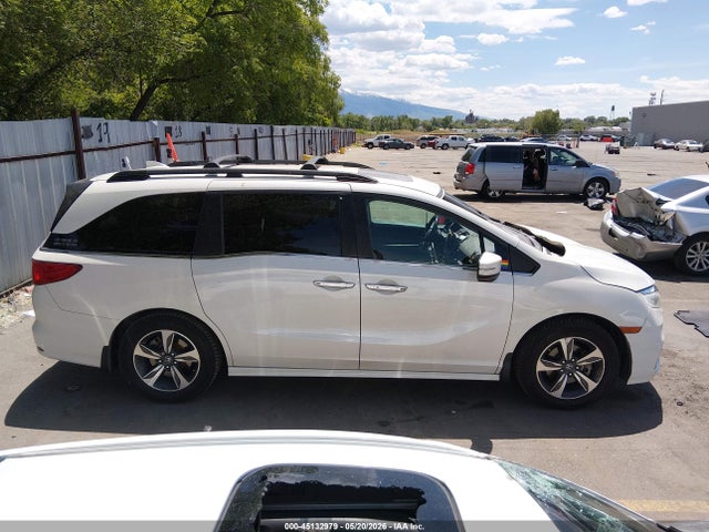 Honda Odyssey Touring 2018 5FNRL6H86JB011650 Image 13