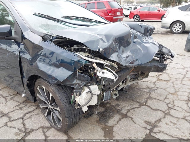5YFBURHE9HP586667 Toyota COROLLA SE