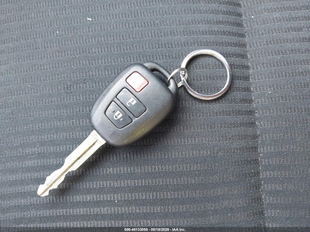 2T3RFREV7FW282768 Toyota Rav4 Xle