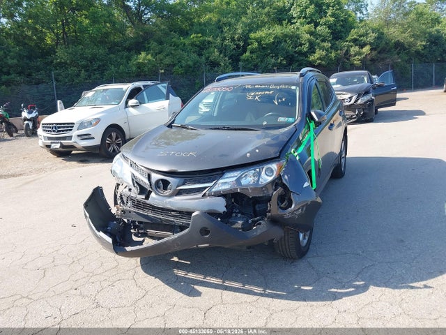 2T3RFREV7FW282768 Toyota Rav4 Xle
