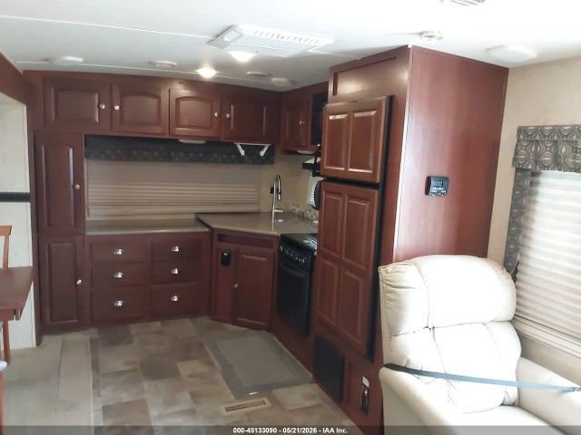 2015 Forest River Flagstaff მანქანა იყიდება აუქციონზე, vin: 4X4TFLG26F1866867, აუქციონის ნომერი: 45133090