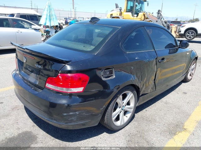 2010 Bmw 128i მანქანა იყიდება აუქციონზე, vin: WBAUP7C59AVK77065, აუქციონის ნომერი: 45133416