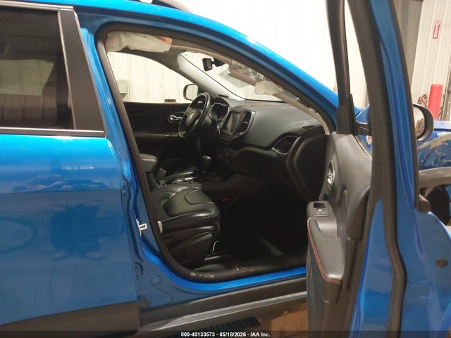 45133573 :رقم المزاد ، 1C4PJMBX8LD628768 vin ، 2020 Jeep Cherokee Trailhawk 4x4 مزاد بيع