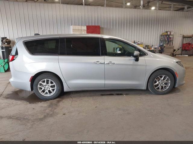 Chrysler Voyager Lx 2022 2C4RC1CG7NR141528 Image 13