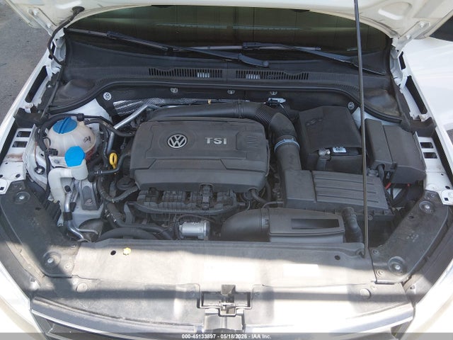 45133897 :رقم المزاد ، 3VWD17AJ9FM306373 vin ، 2015 Volkswagen Jetta 1.8t Se مزاد بيع
