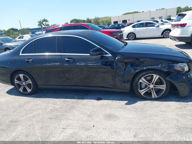 Продаж на аукціоні авто 2017 Mercedes-benz E 300, vin: WDDZF4JB6HA161171, номер лоту: 45133896