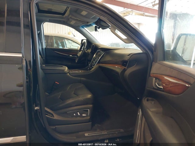 Продажа на аукционе авто 2017 Cadillac Escalade Esv Luxury, vin: 1GYS4HKJ2HR199264, номер лота: 45133917