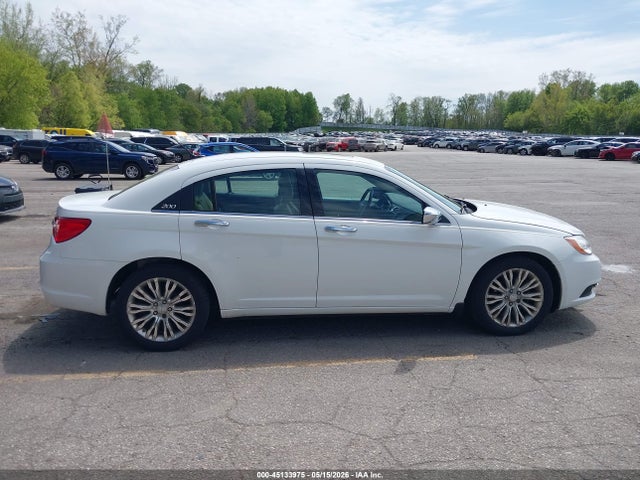 2013 Chrysler 200 Limited მანქანა იყიდება აუქციონზე, vin: 1C3CCBCG5DN621160, აუქციონის ნომერი: 45133975