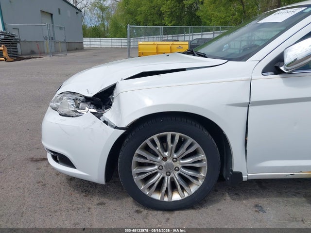 2013 Chrysler 200 Limited მანქანა იყიდება აუქციონზე, vin: 1C3CCBCG5DN621160, აუქციონის ნომერი: 45133975