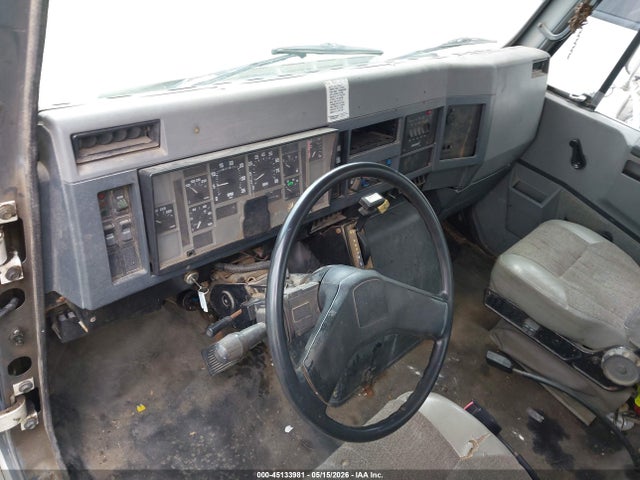 45133981 :رقم المزاد ، 1HTSDNSM0NH432609 vin ، 1992 International 4000 4900 مزاد بيع