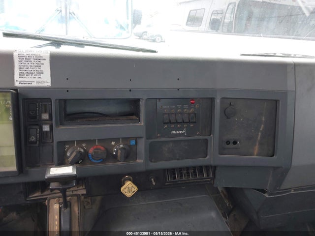 45133981 :رقم المزاد ، 1HTSDNSM0NH432609 vin ، 1992 International 4000 4900 مزاد بيع