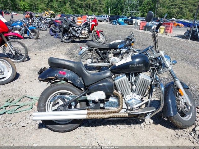 45134010 :رقم المزاد ، 5VPTD16DX33001274 vin ، 2003 Victory Motorcycles Deluxe Touring مزاد بيع