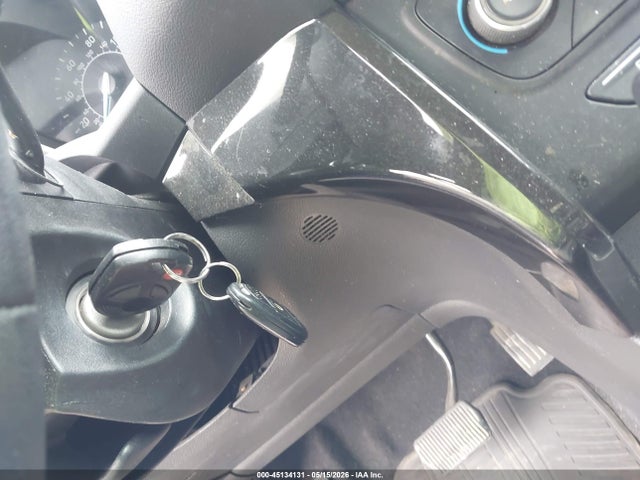 45134131 :رقم المزاد ، 1FMCU9G92HUA92593 vin ، 2017 Ford Escape Se مزاد بيع