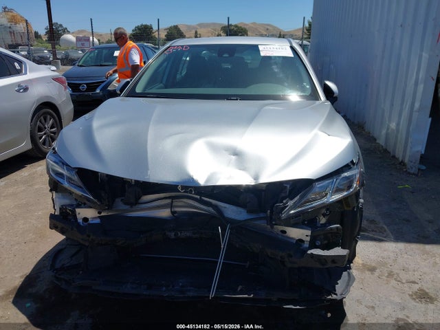45134182 :رقم المزاد ، 4T1B11HK3KU287911 vin ، 2019 Toyota Camry Le مزاد بيع