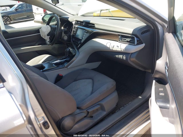 45134182 :رقم المزاد ، 4T1B11HK3KU287911 vin ، 2019 Toyota Camry Le مزاد بيع
