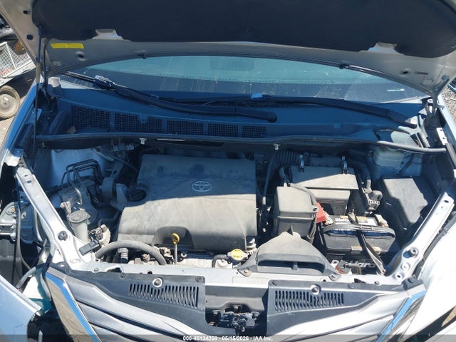 2011 Toyota Sienna Xle V6 მანქანა იყიდება აუქციონზე, vin: 5TDYK3DC6BS114670, აუქციონის ნომერი: 45134258