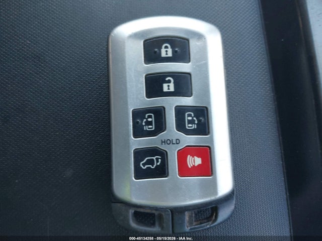 2011 Toyota Sienna Xle V6 მანქანა იყიდება აუქციონზე, vin: 5TDYK3DC6BS114670, აუქციონის ნომერი: 45134258