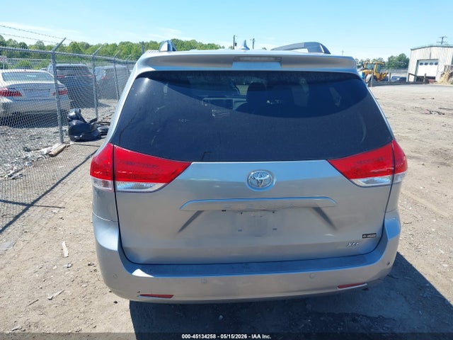 2011 Toyota Sienna Xle V6 მანქანა იყიდება აუქციონზე, vin: 5TDYK3DC6BS114670, აუქციონის ნომერი: 45134258