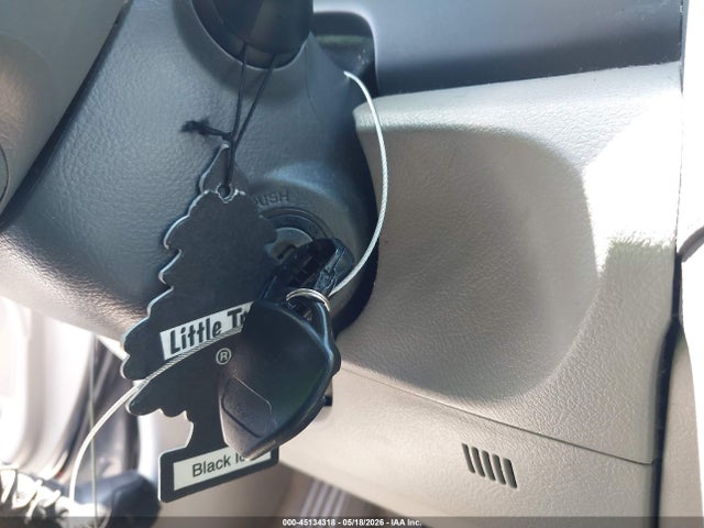 45134318 :رقم المزاد ، 4T4BF3EK3BR171826 vin ، 2011 Toyota Camry Le مزاد بيع