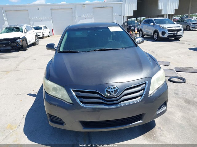 45134318 :رقم المزاد ، 4T4BF3EK3BR171826 vin ، 2011 Toyota Camry Le مزاد بيع