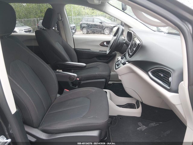 Auction sale of the 2020 Chrysler Voyager Lx, vin: 2C4RC1CG8LR195613, lot number: 45134376