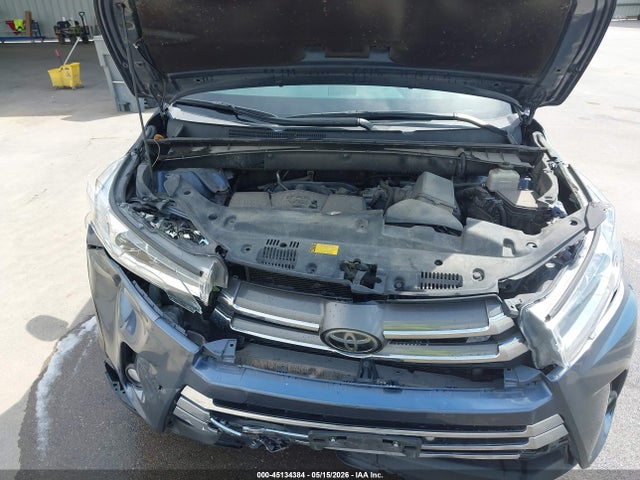 45134384 :رقم المزاد ، 5TDDZRFH0JS880320 vin ، 2018 Toyota Highlander Limited مزاد بيع