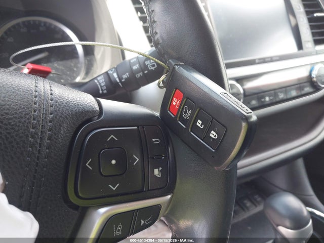 45134384 :رقم المزاد ، 5TDDZRFH0JS880320 vin ، 2018 Toyota Highlander Limited مزاد بيع