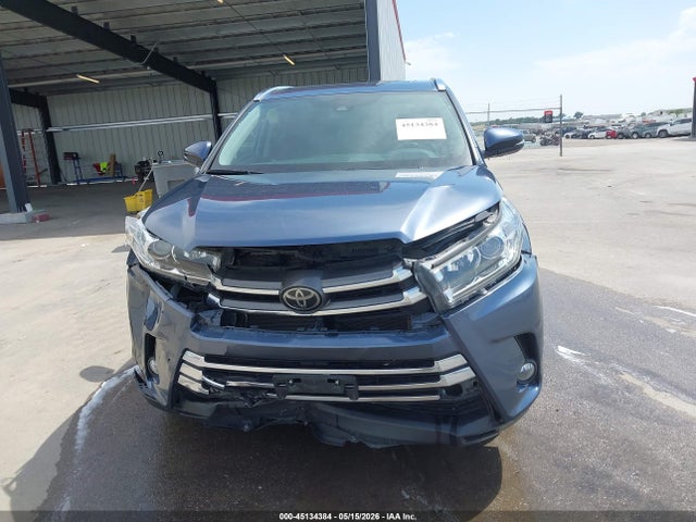 45134384 :رقم المزاد ، 5TDDZRFH0JS880320 vin ، 2018 Toyota Highlander Limited مزاد بيع