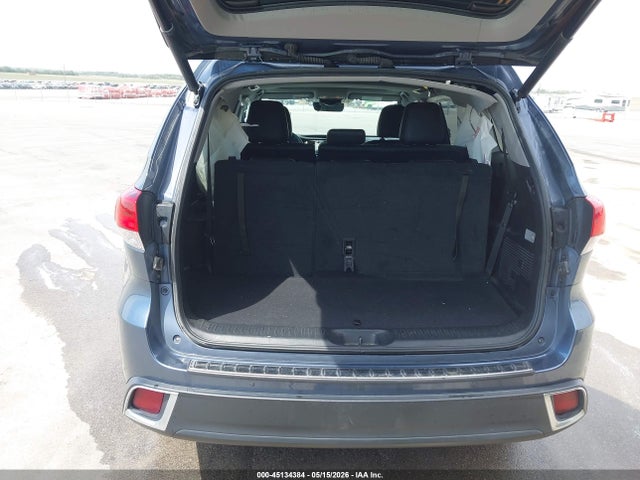 45134384 :رقم المزاد ، 5TDDZRFH0JS880320 vin ، 2018 Toyota Highlander Limited مزاد بيع
