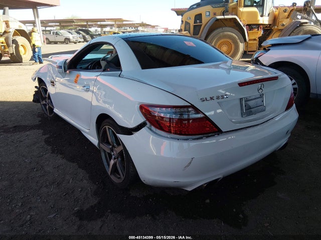Auction sale of the 2015 Mercedes-benz Slk 250, vin: WDDPK4HA8FF106852, lot number: 45134399