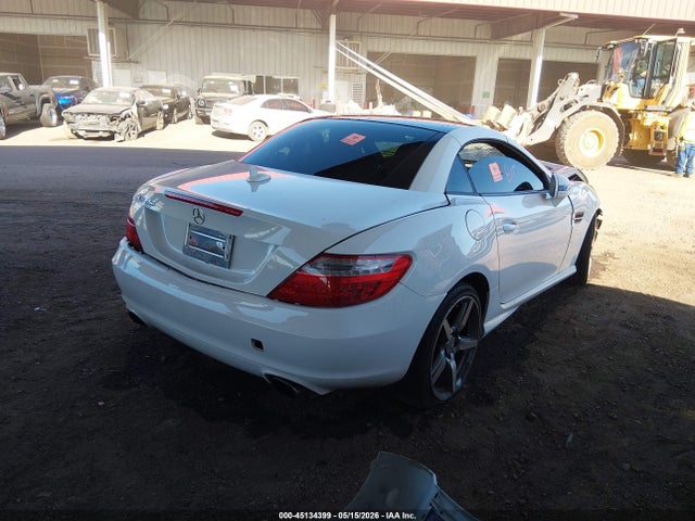Продаж на аукціоні авто 2015 Mercedes-benz Slk 250, vin: WDDPK4HA8FF106852, номер лоту: 45134399