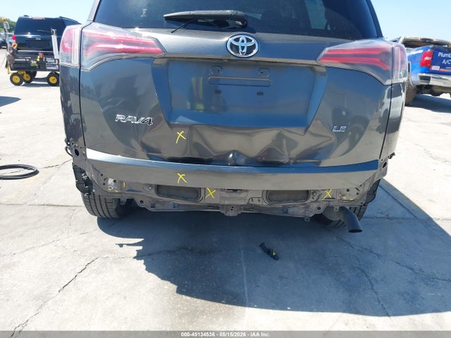 45134536 :رقم المزاد ، JTMZFREV4JJ211003 vin ، 2018 Toyota Rav4 Le مزاد بيع