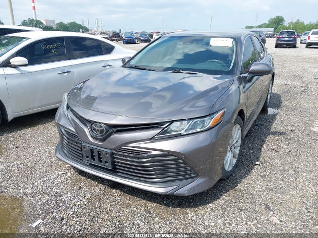 2019 Toyota Camry Le მანქანა იყიდება აუქციონზე, vin: 4T1B11HK5KU685573, აუქციონის ნომერი: 45134613