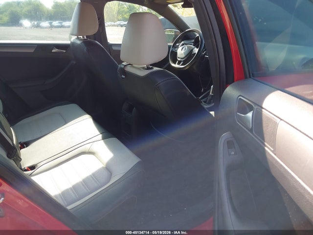 45134714 :رقم المزاد ، 3VWD17AJ4GM300336 vin ، 2016 Volkswagen Jetta 1.8t Sport مزاد بيع