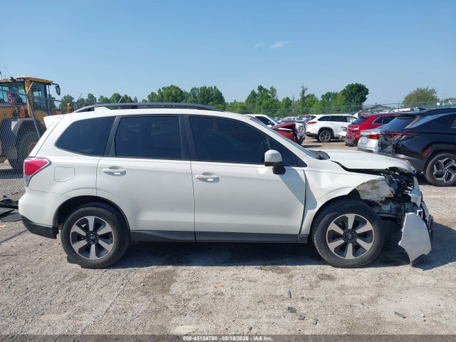 Продаж на аукціоні авто 2017 Subaru Forester 2.5i Premium, vin: JF2SJAEC4HH448643, номер лоту: 45134788