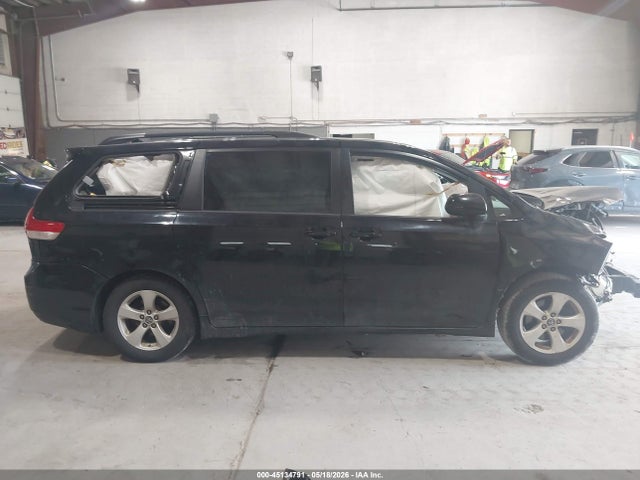 Auction sale of the 2018 Toyota Sienna Le 8 Passenger, vin: 5TDKZ3DC1JS944456, lot number: 45134791