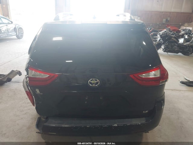 Auction sale of the 2018 Toyota Sienna Le 8 Passenger, vin: 5TDKZ3DC1JS944456, lot number: 45134791
