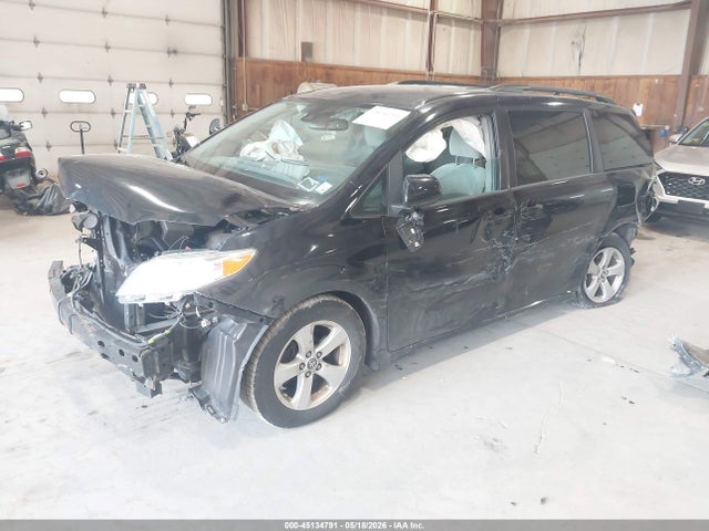 Auction sale of the 2018 Toyota Sienna Le 8 Passenger, vin: 5TDKZ3DC1JS944456, lot number: 45134791