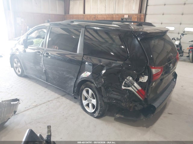 Auction sale of the 2018 Toyota Sienna Le 8 Passenger, vin: 5TDKZ3DC1JS944456, lot number: 45134791