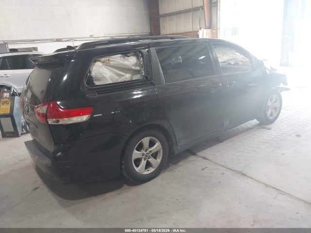Auction sale of the 2018 Toyota Sienna Le 8 Passenger, vin: 5TDKZ3DC1JS944456, lot number: 45134791
