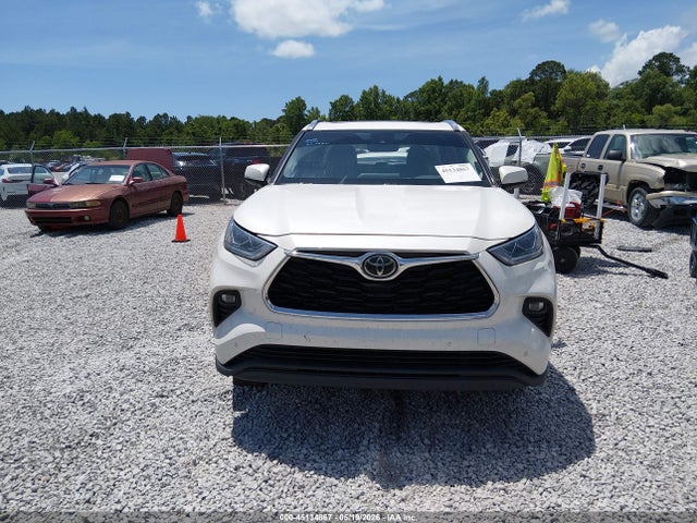 Toyota Highlander Limited 2021 5TDYZRAH5MS055953 Image 13
