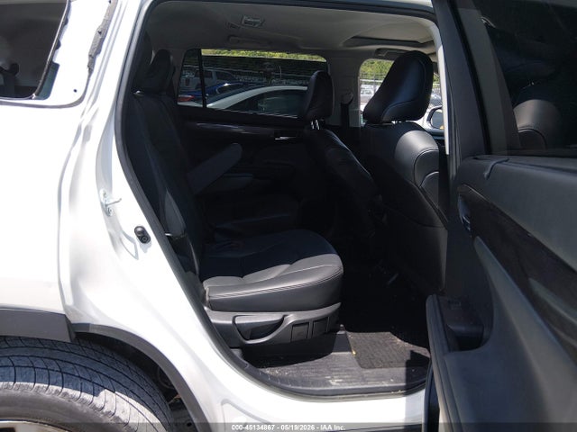 Toyota Highlander Limited 2021 5TDYZRAH5MS055953 Image 8