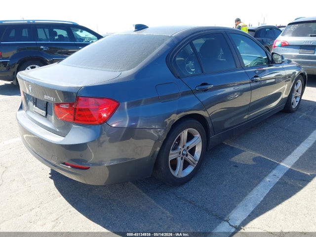 2014 Bmw 328i მანქანა იყიდება აუქციონზე, vin: WBA3C1C59EK117117, აუქციონის ნომერი: 45134938
